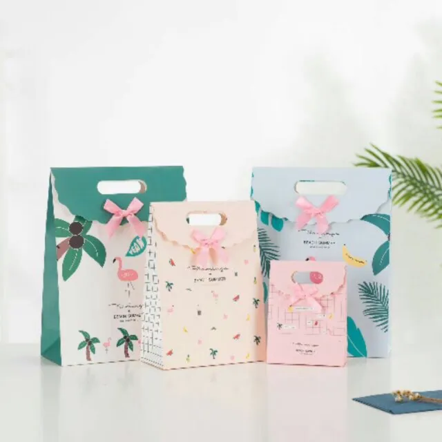 Túi giấy quai xách - nắp gập