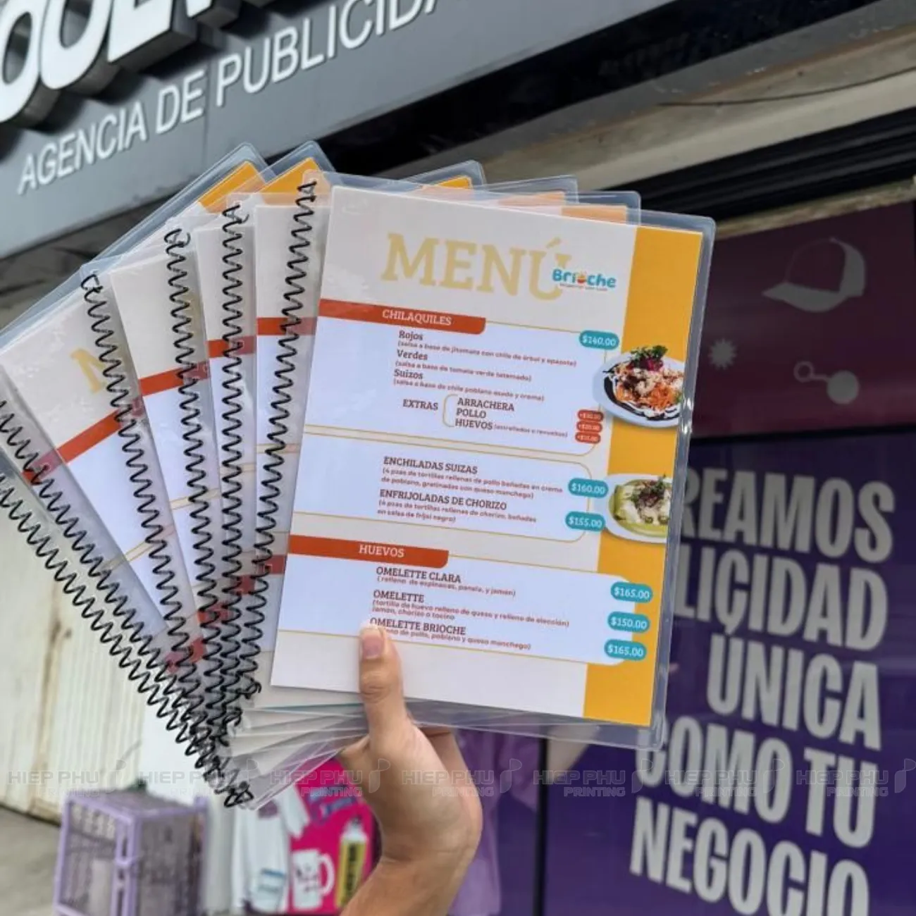Menu ép plastic