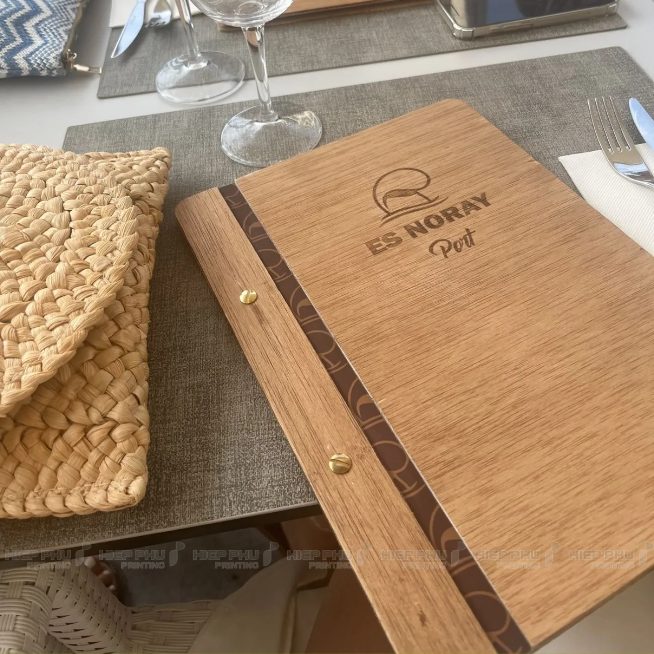 Menu gỗ ép